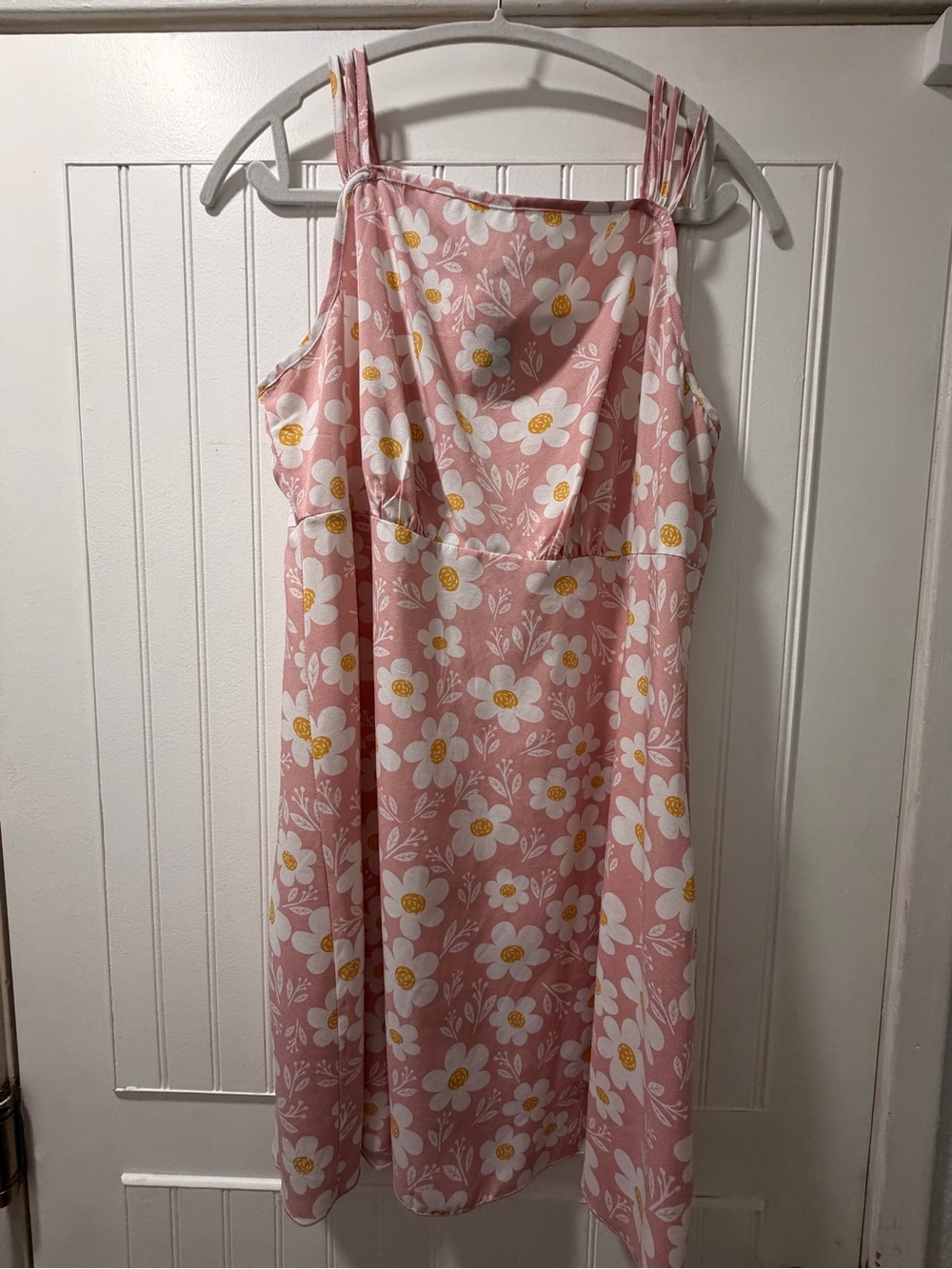 SHEIN Pink Floral Midi Dress with Yellow-Accent Daisies